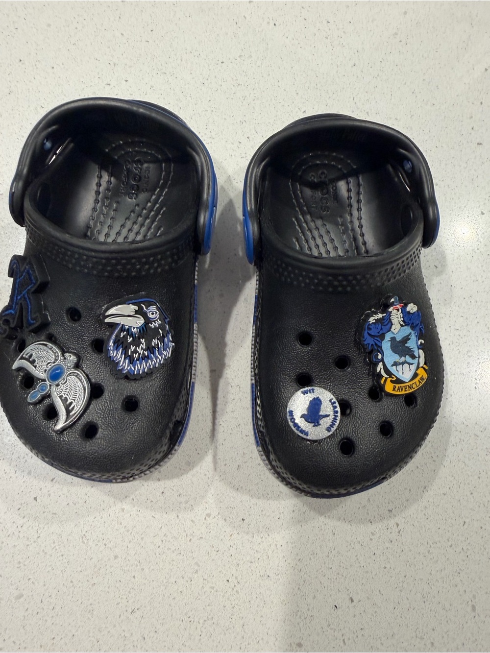 CROCS Kids' Black and Blue Ravenclaw Charm Clogs
